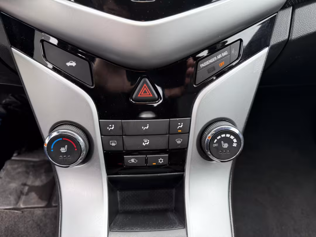 2015 Chevrolet Cruze - 1G1PE5SB7F7284148 - Image #15